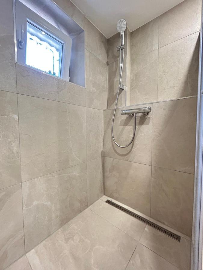 Souterrainwohnung - Remseck Am Neckar Dış mekan fotoğraf
